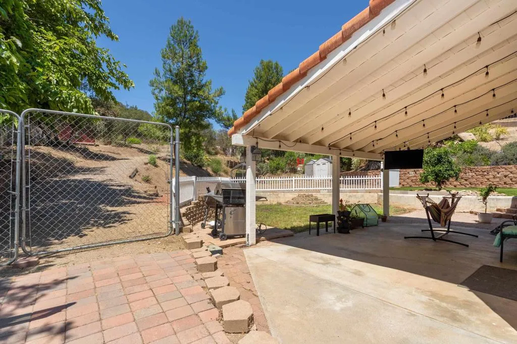 https://cdn.realtyfeed.com/cdn/127/306793521/a5fe2eed3fe2ab4876313add8ff62442.webp