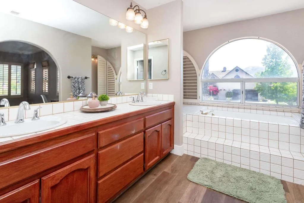 https://cdn.realtyfeed.com/cdn/127/306793521/ea67266edab4cf068f66ff8c1c288775.webp