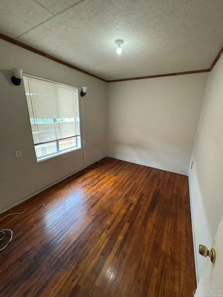 https://cdn.realtyfeed.com/cdn/127/306793527/85abcbbdaf16874d09718ff41143e5d5.webp