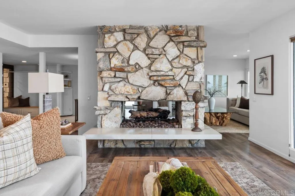 https://cdn.realtyfeed.com/cdn/127/306793528/8d47fccfa611f0cd3e5a3dd7f48c6d92.webp
