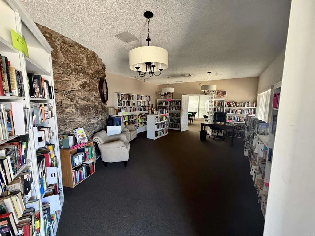 https://cdn.realtyfeed.com/cdn/127/306793553/10d8390cdbd0fd4f7b285a09cbc55e0e.webp