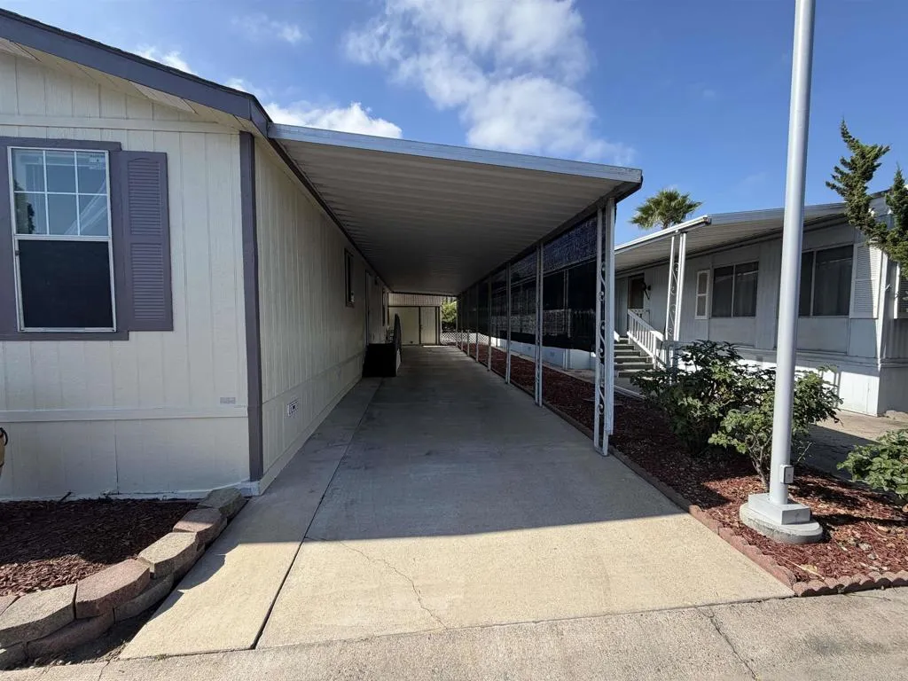 https://cdn.realtyfeed.com/cdn/127/306793553/283732f825d4f8a5109db8aae4e7c227.webp