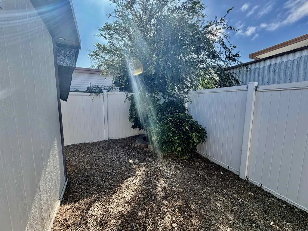 https://cdn.realtyfeed.com/cdn/127/306793553/483e5cf8cee98db8b20d5c9f97e2a24b.webp