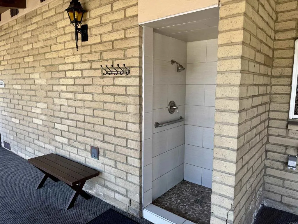 https://cdn.realtyfeed.com/cdn/127/306793553/6f1b19253cba428161a289e46686314c.webp