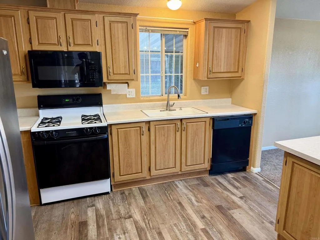 https://cdn.realtyfeed.com/cdn/127/306793553/7f7d8983d2c43be2ccd54c25ac5c91e1.webp