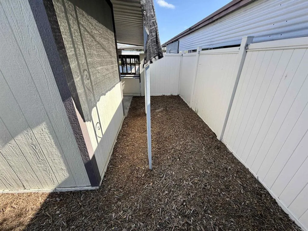 https://cdn.realtyfeed.com/cdn/127/306793553/e6fbae98ad1f79edff9b6cb2c52bba48.webp