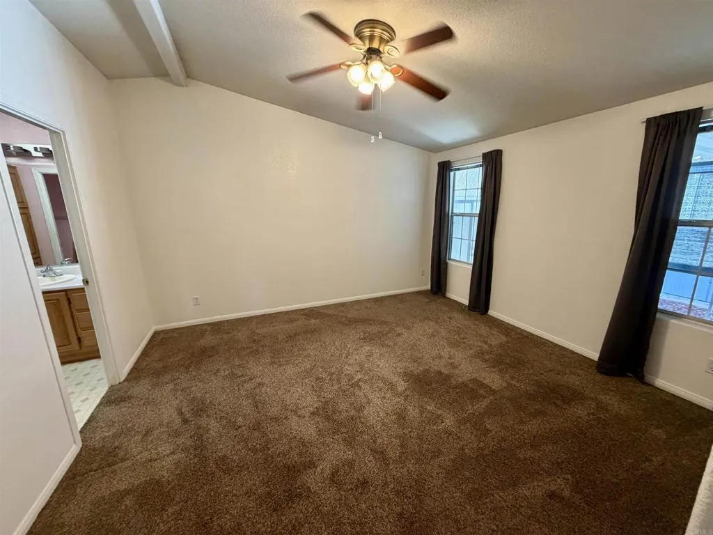 https://cdn.realtyfeed.com/cdn/127/306793553/ff949b8f3f9a2fbac274651a1190ef40.webp