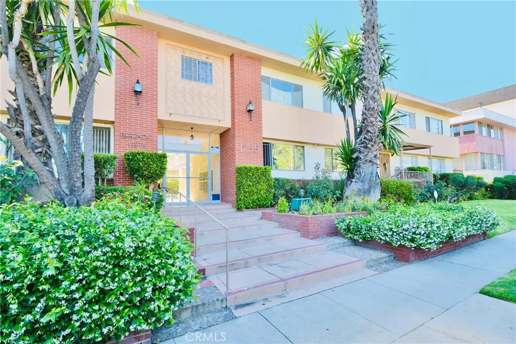 Los Angeles, CA 90027