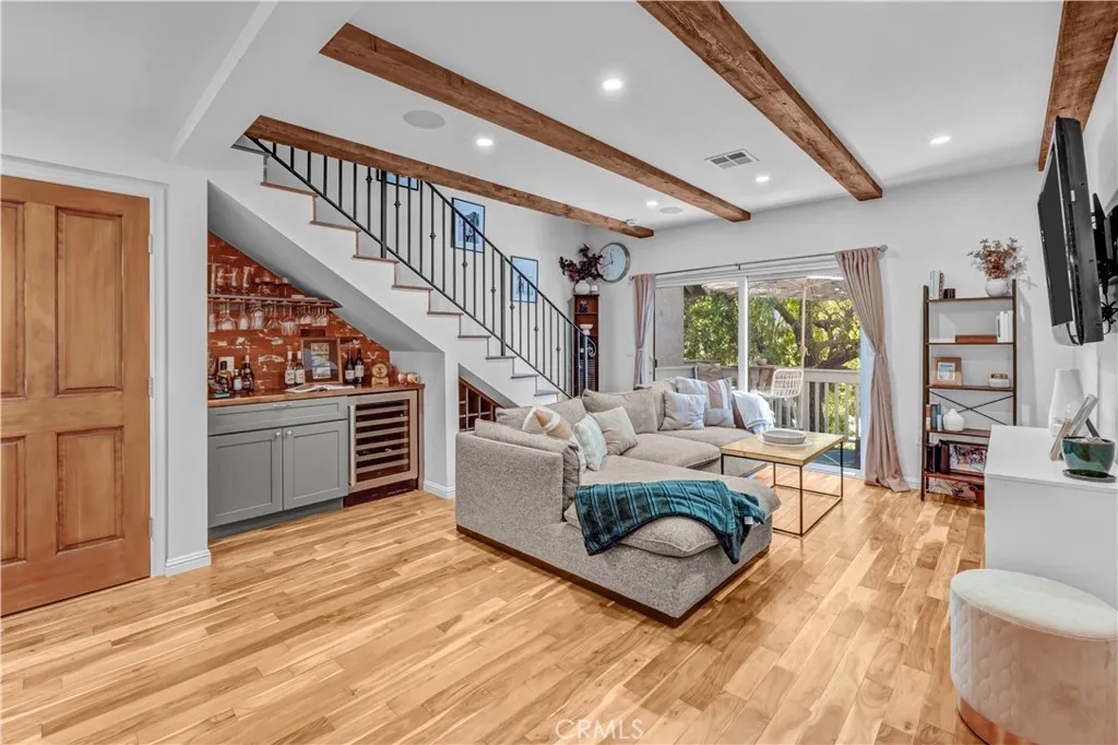 Canoga Park, CA 91303