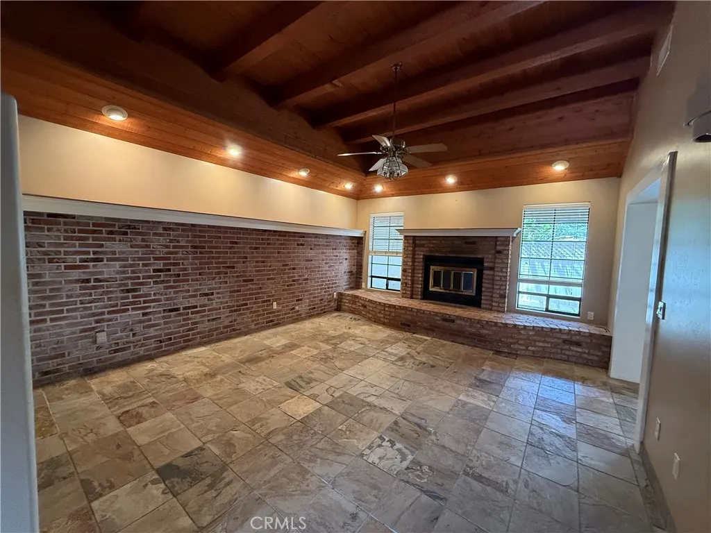 https://cdn.realtyfeed.com/cdn/127/306793575/7911b9f6a02227b953dd65c8ed741616.webp