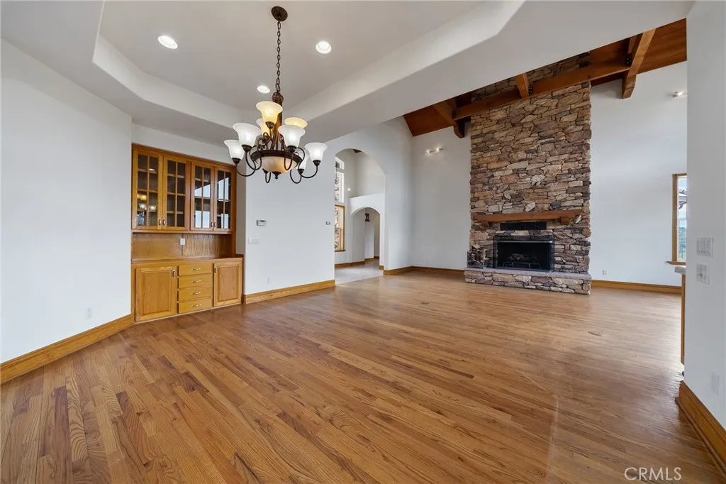 https://cdn.realtyfeed.com/cdn/127/306793584/0345245ea4d5d484fc891eea93241463.webp
