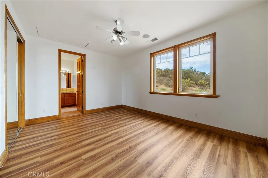 https://cdn.realtyfeed.com/cdn/127/306793584/081aeb4330b36df013c156425b579d4d.webp