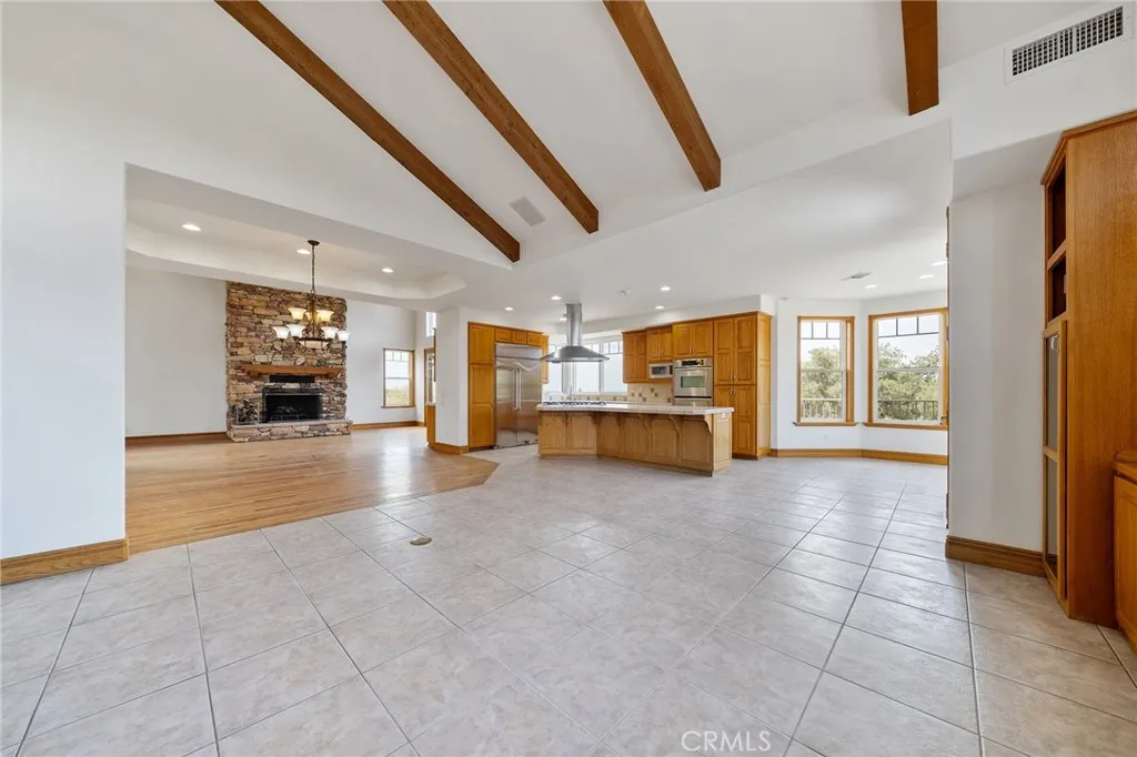 https://cdn.realtyfeed.com/cdn/127/306793584/0a9fa7b0a3fd3ef8487f2ce3058682f3.webp