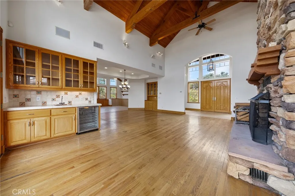 https://cdn.realtyfeed.com/cdn/127/306793584/1a8b1ba2bc15c6f138d4666b4ad5a276.webp