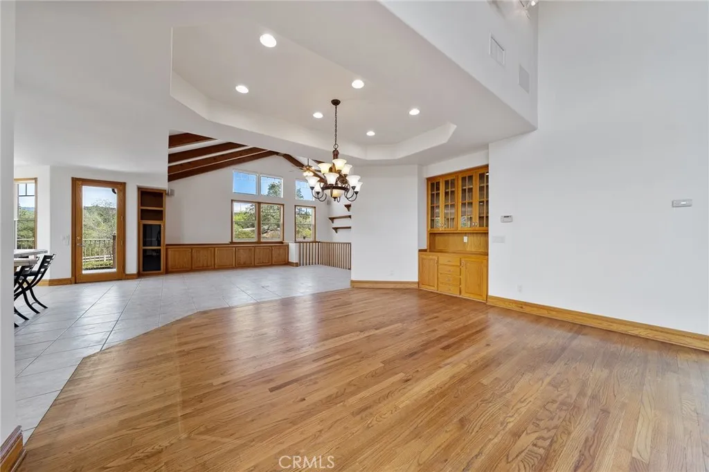 https://cdn.realtyfeed.com/cdn/127/306793584/1f074320d9d44dd3105a2dfbd0de7c39.webp