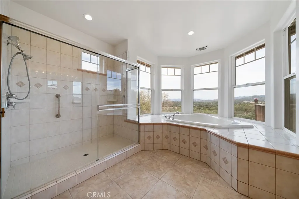 https://cdn.realtyfeed.com/cdn/127/306793584/4813e10ef77ca73e759989c2d5ecd533.webp
