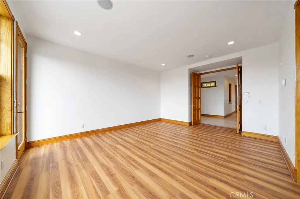 https://cdn.realtyfeed.com/cdn/127/306793584/77ccdadbb4dc9bcae75e4dcde7d1bb04.webp