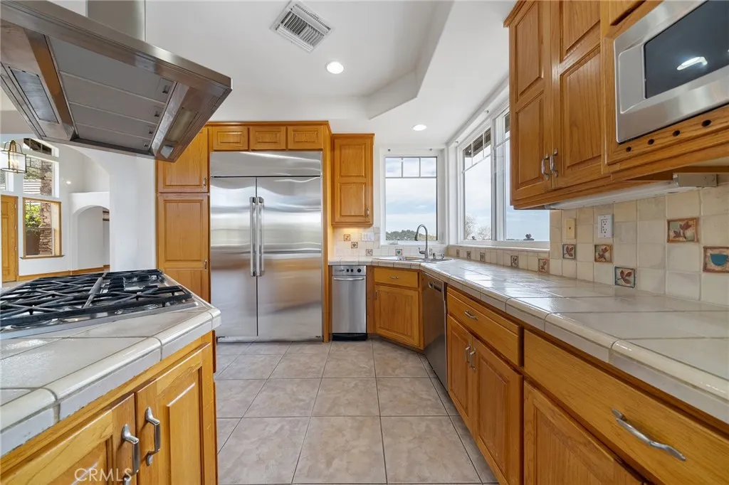 https://cdn.realtyfeed.com/cdn/127/306793584/8455316759c26b101ab08946f9548f18.webp