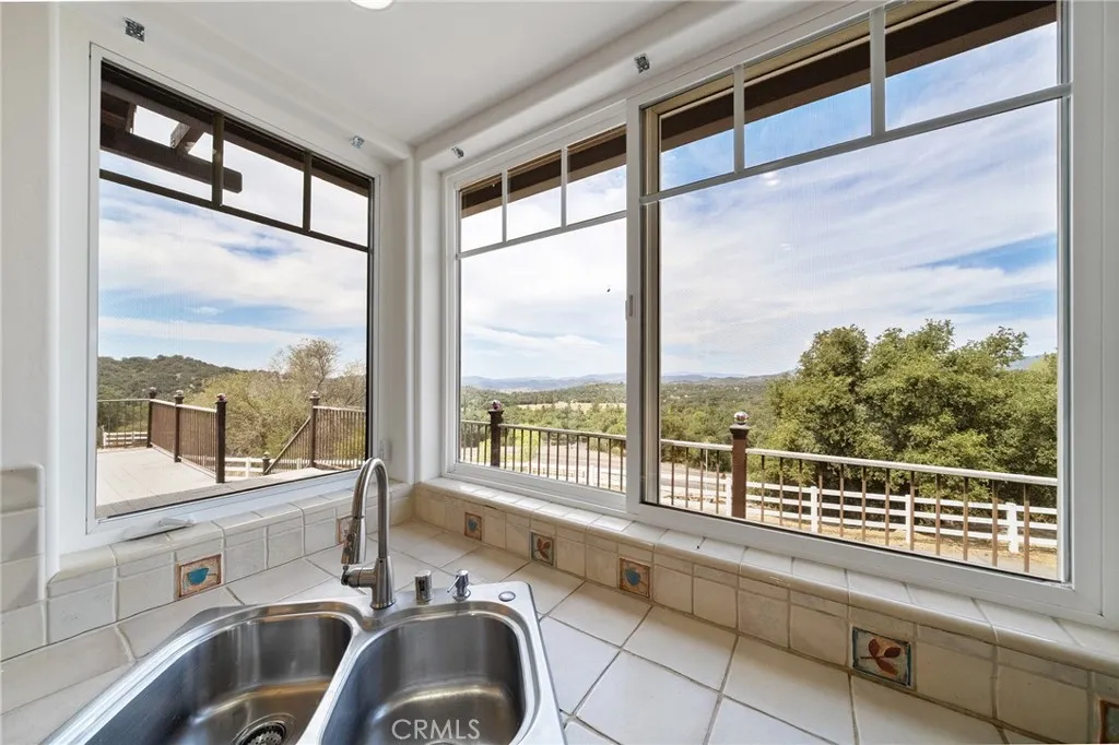 https://cdn.realtyfeed.com/cdn/127/306793584/92837bc3a4cb5d0a5fcc5baffa61b81b.webp
