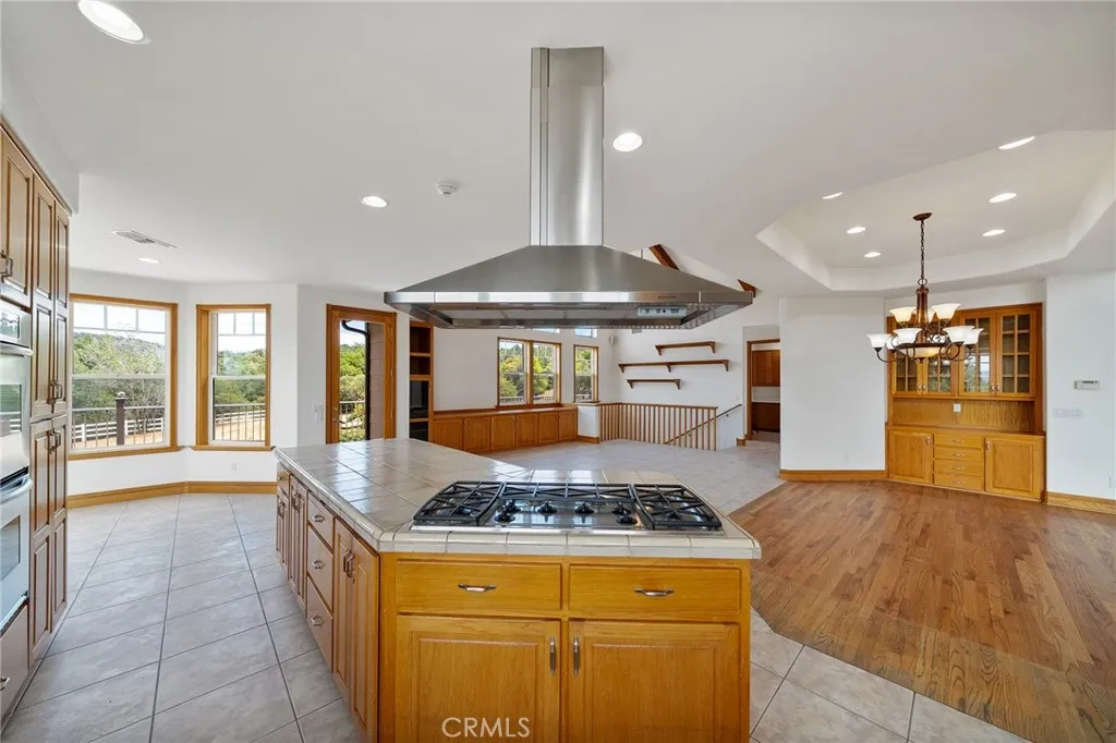 https://cdn.realtyfeed.com/cdn/127/306793584/9e1065f7e8ace51725ec7a600345f3f7.webp