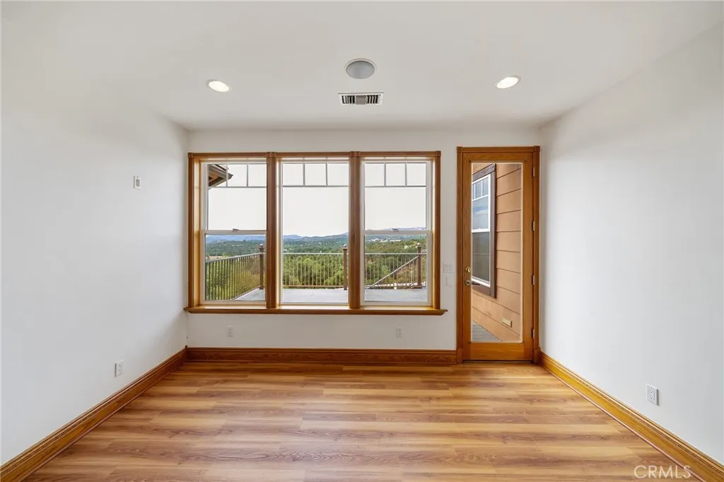 https://cdn.realtyfeed.com/cdn/127/306793584/be55390cf24a9f640e5e46a4787c7d31.webp