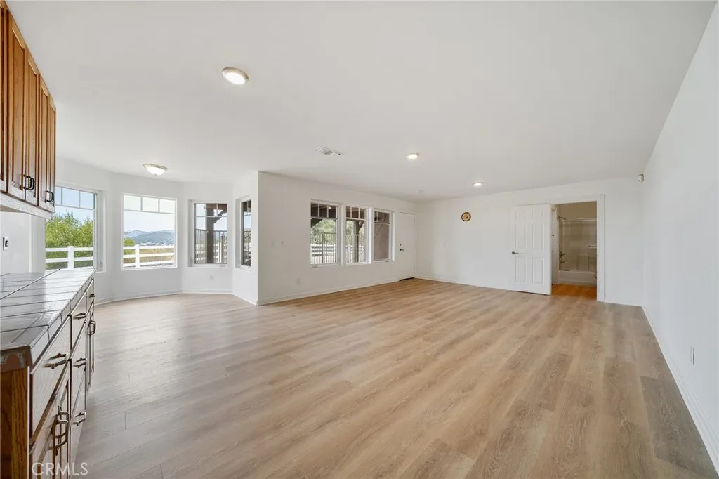 https://cdn.realtyfeed.com/cdn/127/306793584/c8ba026f9fcf4eec724dda83d284acd5.webp