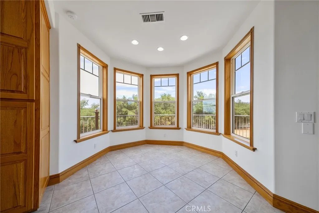 https://cdn.realtyfeed.com/cdn/127/306793584/dedce78b475927caec93148d79616768.webp