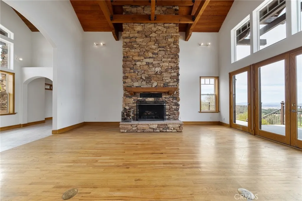 https://cdn.realtyfeed.com/cdn/127/306793584/f45f155f69bb3d33dedbc25a40900abd.webp