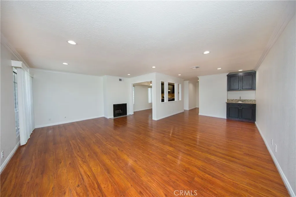North Hollywood, CA 91606