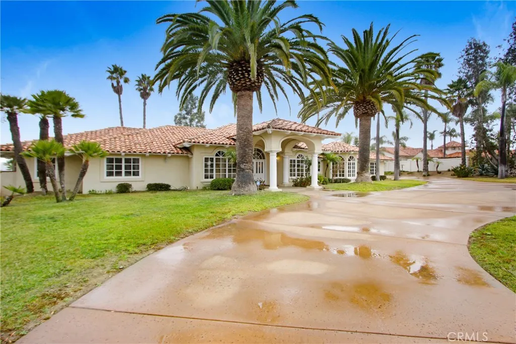 31396 Lake Vista Cir, Fallbrook, CA 92003 - Main photo, Fallbrook, CA