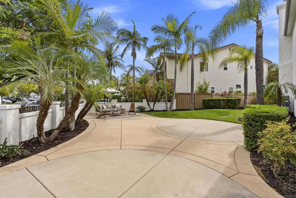 https://cdn.realtyfeed.com/cdn/127/306793658/2c21c0f3954b41320198dfff838f7f20.webp