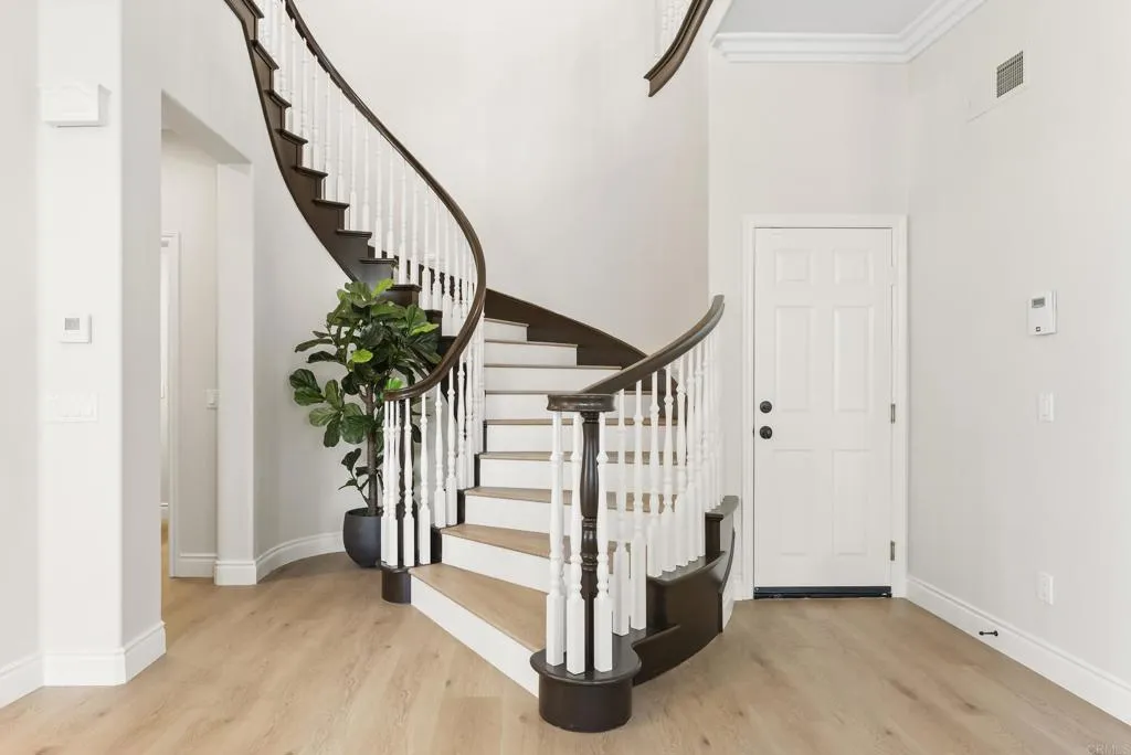 https://cdn.realtyfeed.com/cdn/127/306793658/74d5ed5842d556d2db0e783df55ec13b.webp