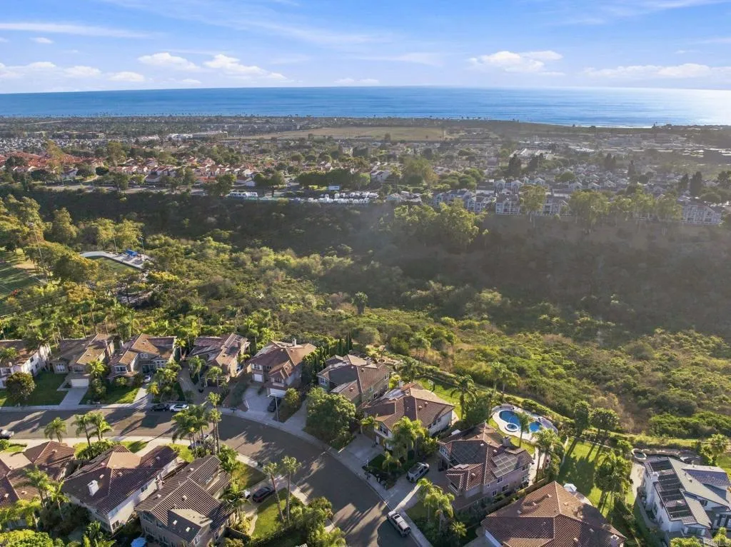 https://cdn.realtyfeed.com/cdn/127/306793713/3edb855bde099bc8aca97ec95377f939.webp