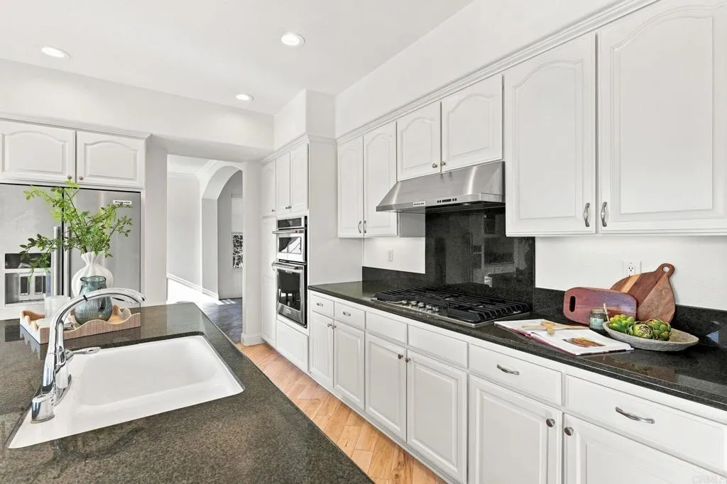 https://cdn.realtyfeed.com/cdn/127/306793713/737e2d1ce7e98fef22792e8f643f1ed0.webp