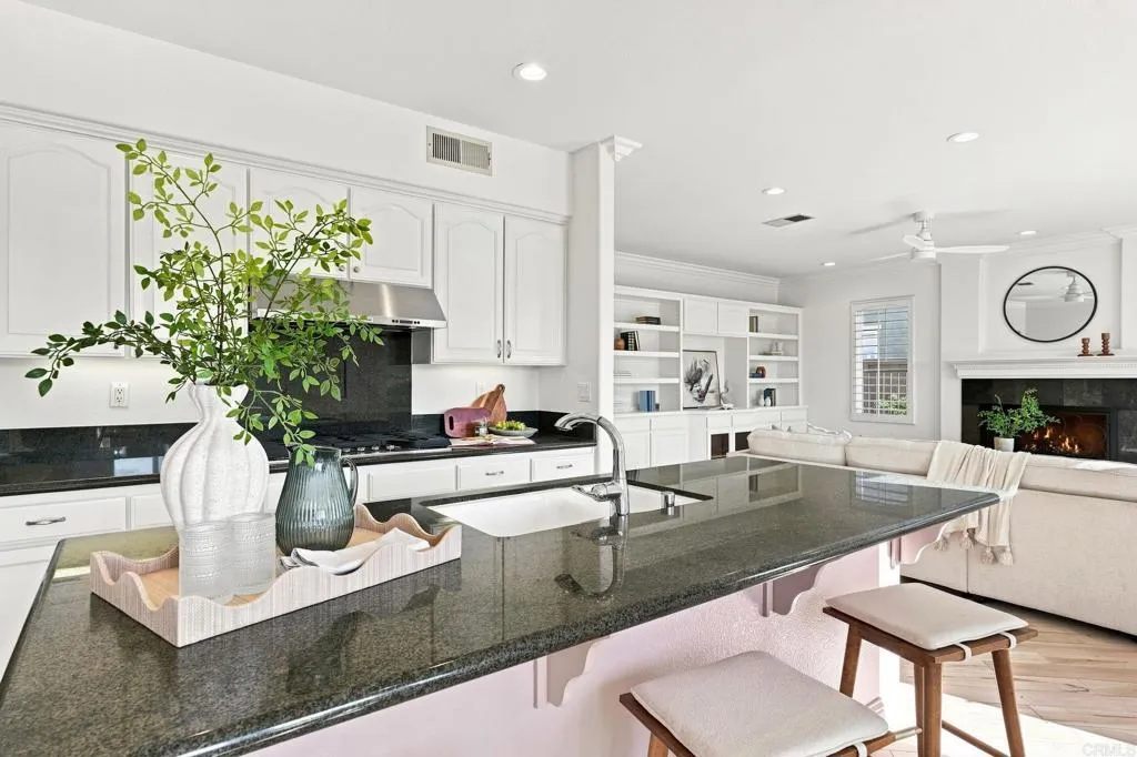 https://cdn.realtyfeed.com/cdn/127/306793713/a64761b952b71e0961bd558747148ea1.webp