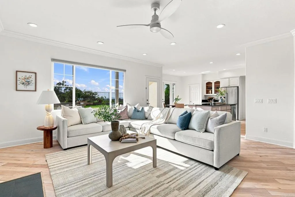 https://cdn.realtyfeed.com/cdn/127/306793713/bacfa9165f52577dd32809ada186f759.webp