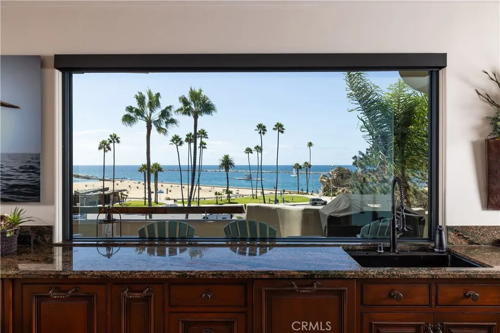 Corona Del Mar, CA 92625