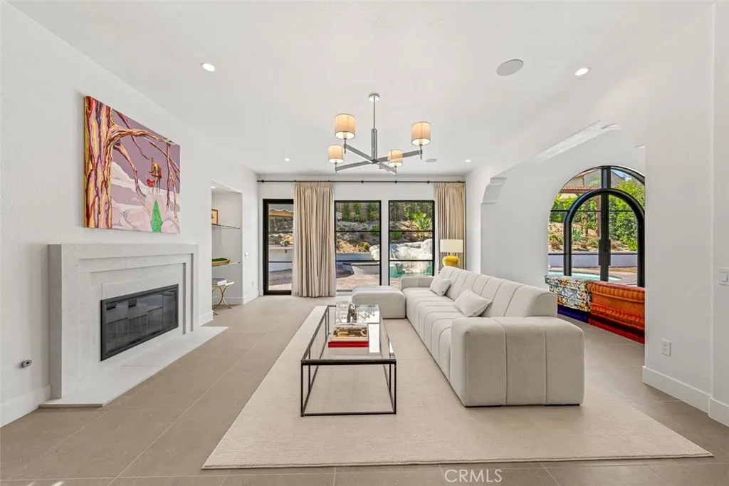 https://cdn.realtyfeed.com/cdn/127/306793897/2b67642fb65a71947ceb6e7afefd687e.webp