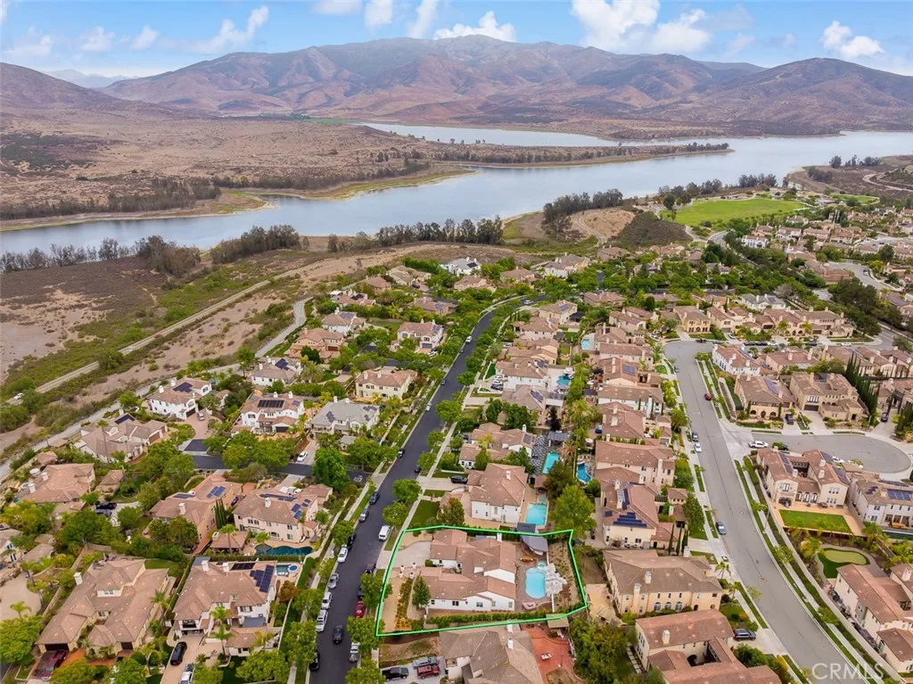 https://cdn.realtyfeed.com/cdn/127/306793897/ac0cb7bd14a9b592e12afc54921fd819.webp