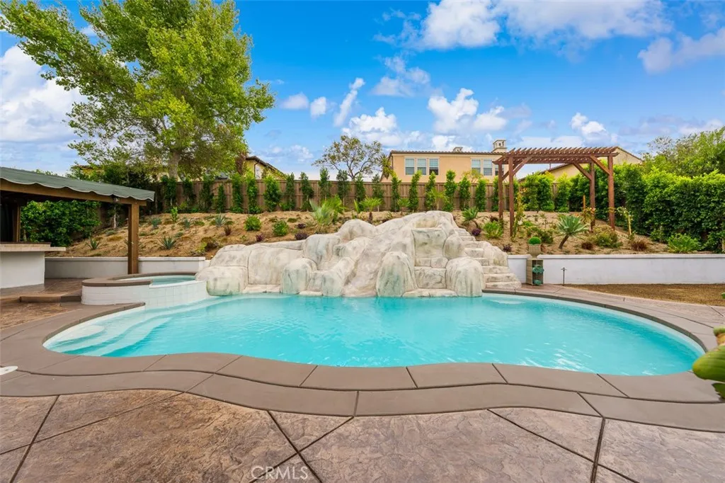 https://cdn.realtyfeed.com/cdn/127/306793897/fceeaad016f53d57c839b0956e5fc57a.webp