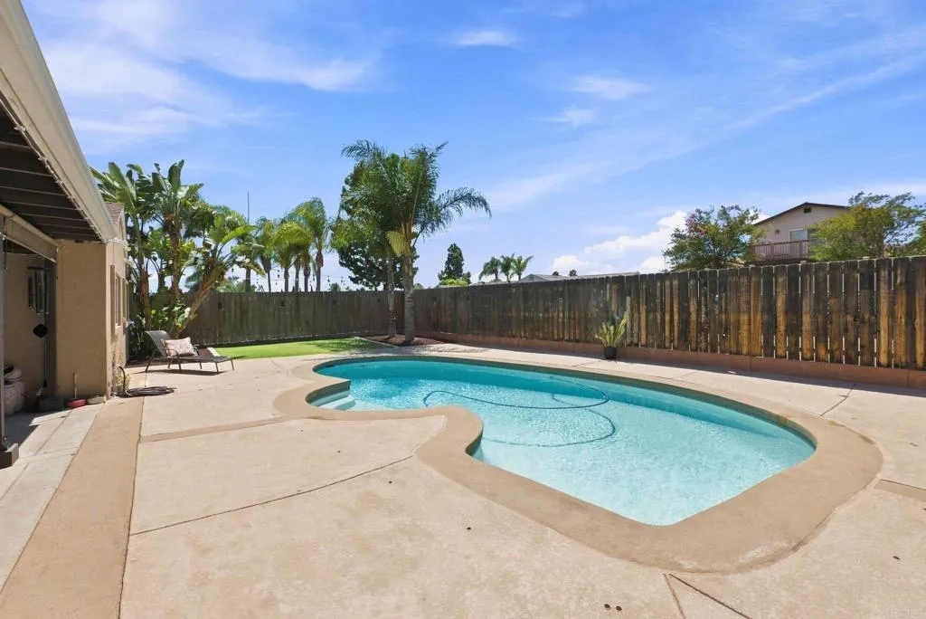 https://cdn.realtyfeed.com/cdn/127/306793985/487e71ebc9113affe401946ce17783e8.webp