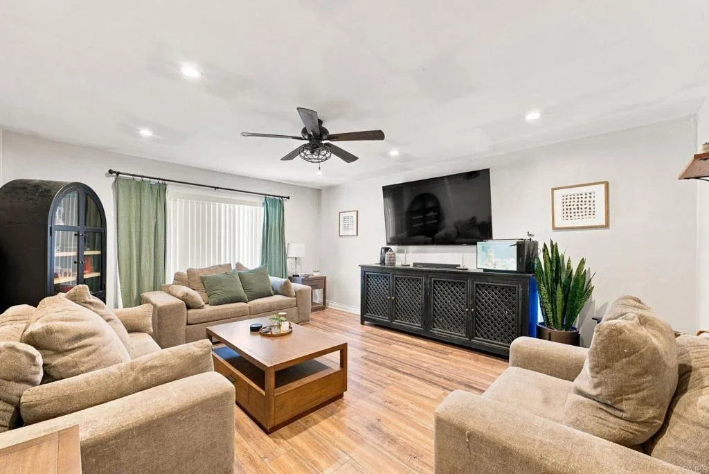 https://cdn.realtyfeed.com/cdn/127/306793985/575621d7517b5a349d61f6d03df80d3d.webp
