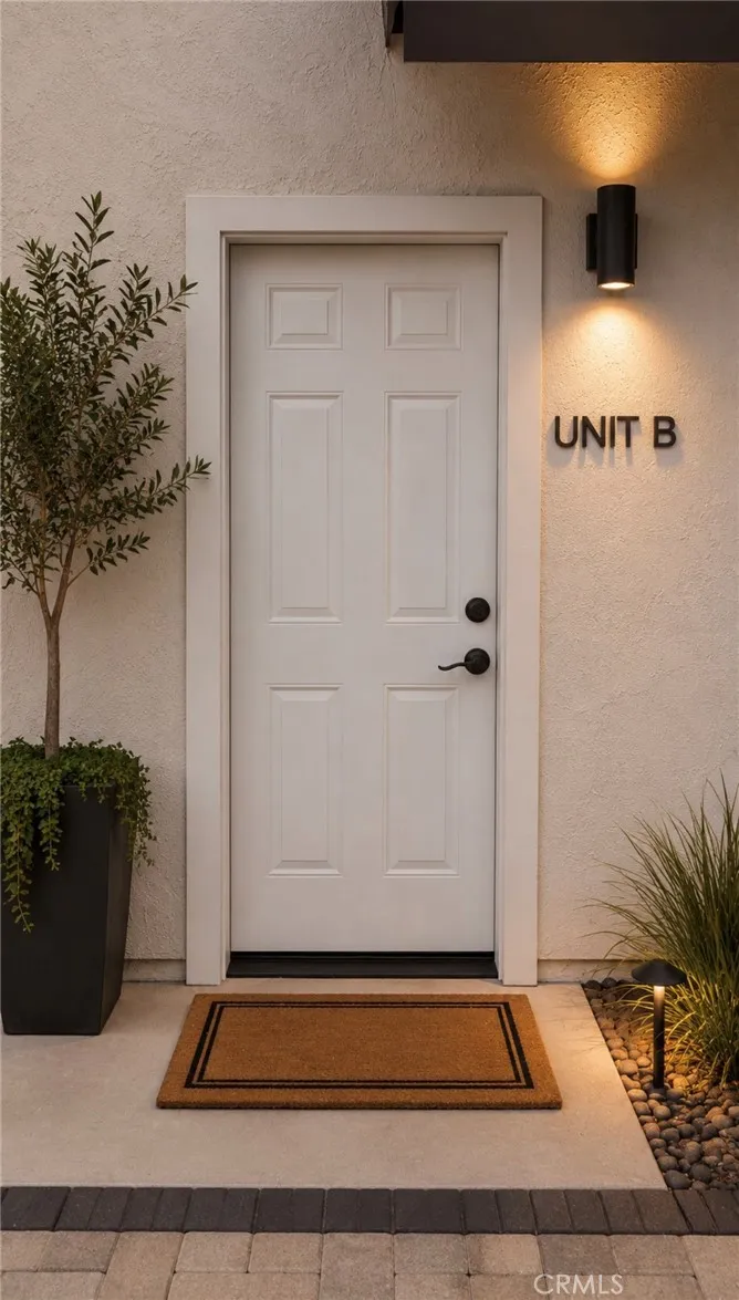 220 E Madison Unit B
