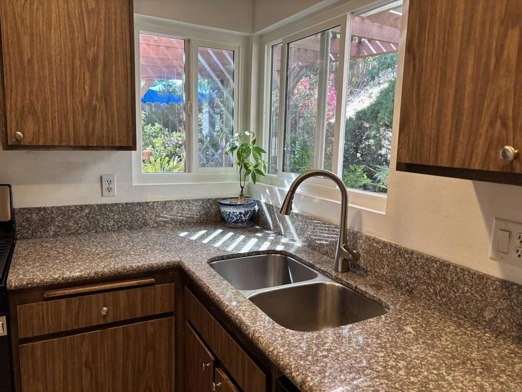 https://cdn.realtyfeed.com/cdn/127/306794157/4b61851c8bab51f363f8ac93d1de5e95.webp