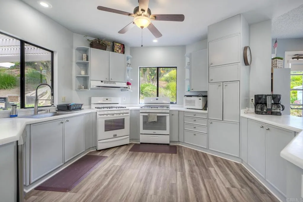 https://cdn.realtyfeed.com/cdn/127/306794197/059d10f21d7b30789264f3de03797342.webp