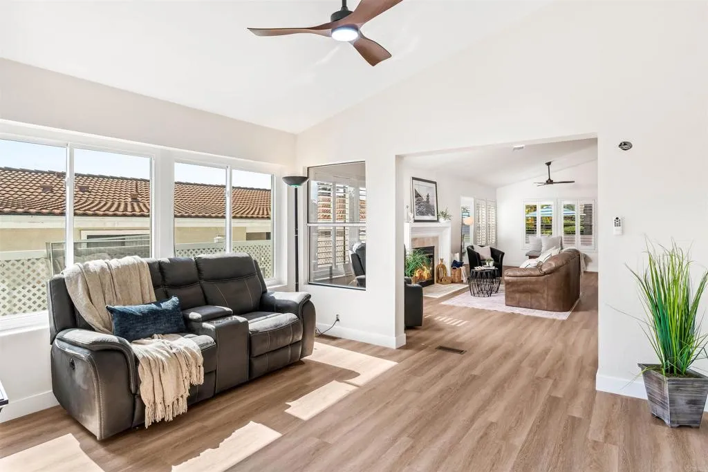 https://cdn.realtyfeed.com/cdn/127/306794197/1db3a44d38cf4a7066cfd974e9256e8d.webp