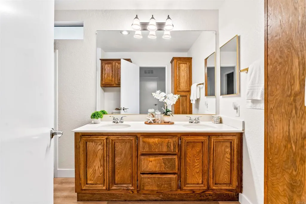 https://cdn.realtyfeed.com/cdn/127/306794197/7640ca42bf0ca2a3f162f044af264a13.webp