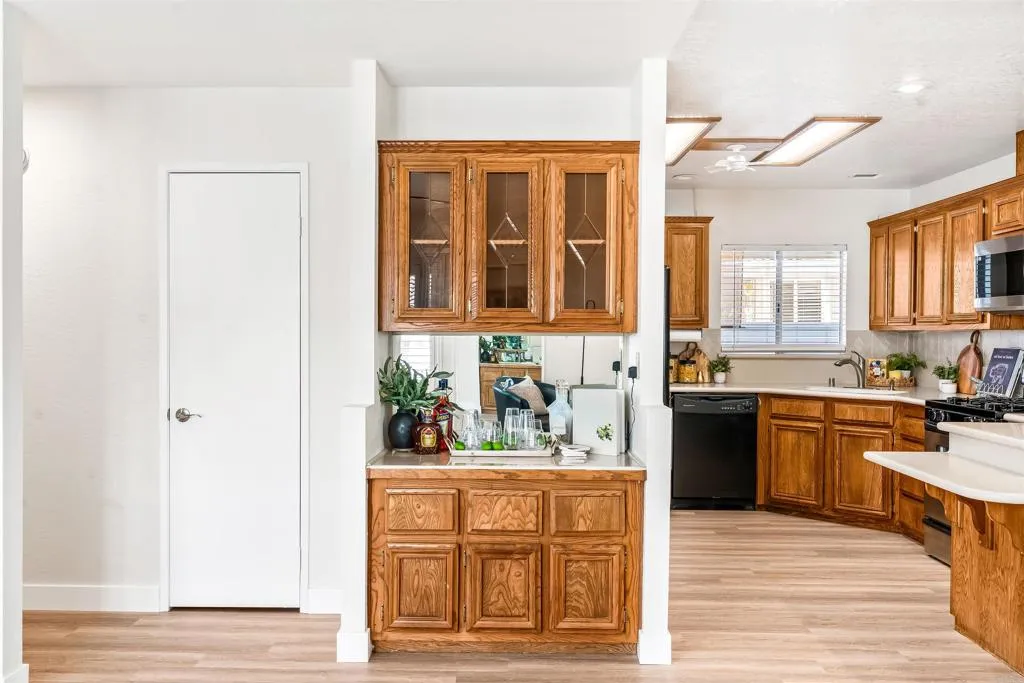 https://cdn.realtyfeed.com/cdn/127/306794197/bf758b4aca8778432fb8e0bddda33a36.webp