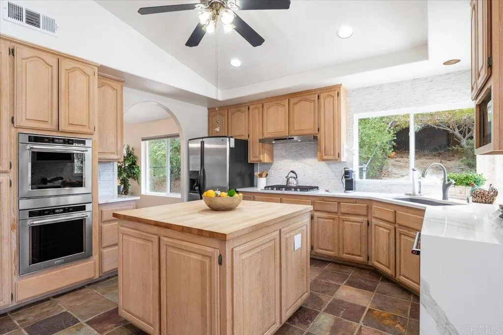 25771 Caryn Court, Ramona, CA 92065 - Photo 5 of 35, Ramona, CA