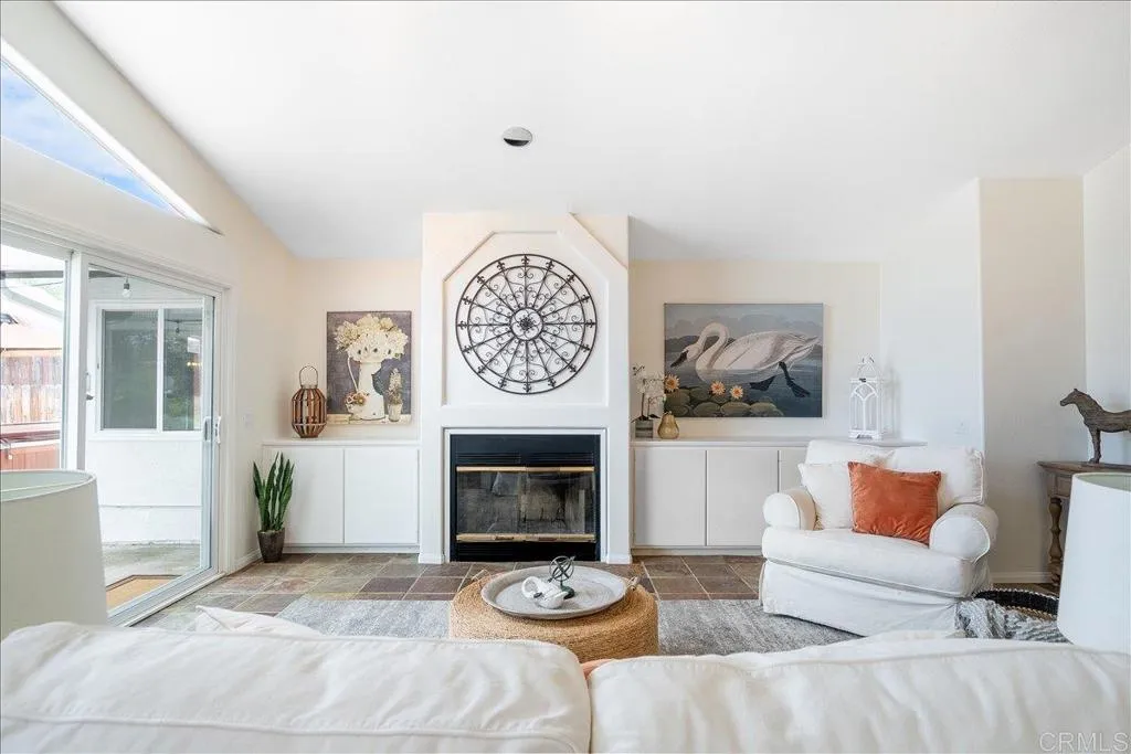 https://cdn.realtyfeed.com/cdn/127/306794199/55a49d6e76cf94acb04912937b72a2d6.webp